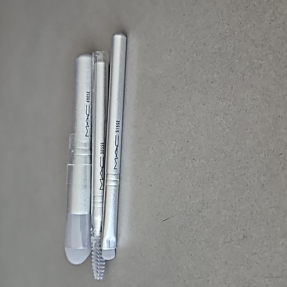 M.A.C Make-Up Brushes (3). BRAND NEW NEVER USED!